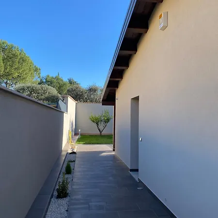 Βίλα Villino Ancillotto With Garden And Parking Motorcycle Space *