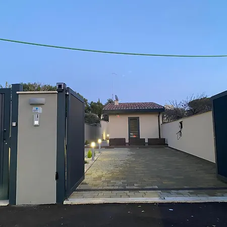 Villino Ancillotto With Garden And Parking Motorcycle Space Βίλα *